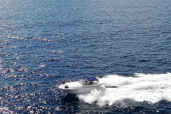 Private Cruise around Capri - yacht 40' - Why private timing matters around Capri