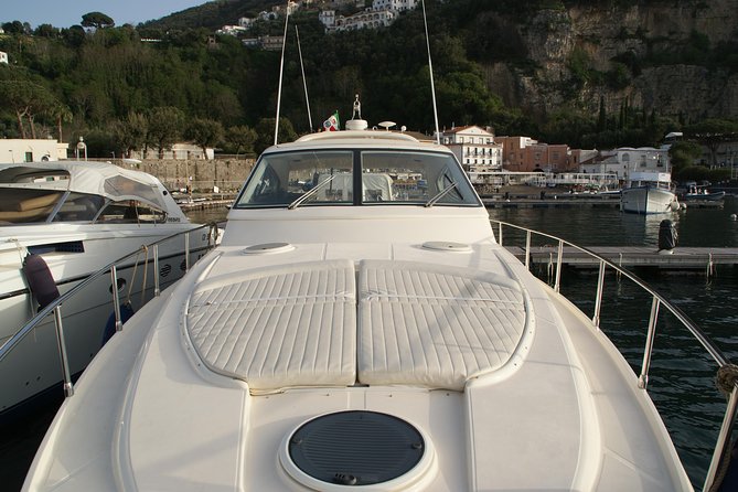 Private Cruise around Capri - yacht 50' - The Blue Grotto and what costs extra