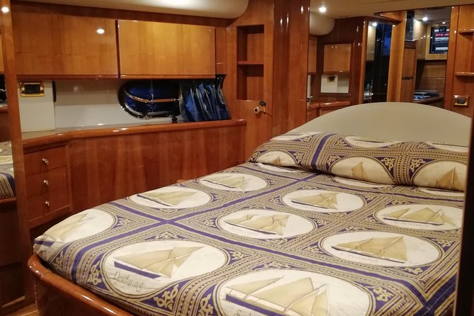 Private Cruise around Capri - yacht 50' - Swimming and snorkeling without packing a full kit