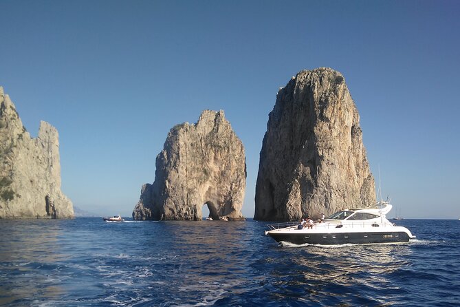 Private Cruise around Capri - yacht 50' - Food, drinks, and what to budget for