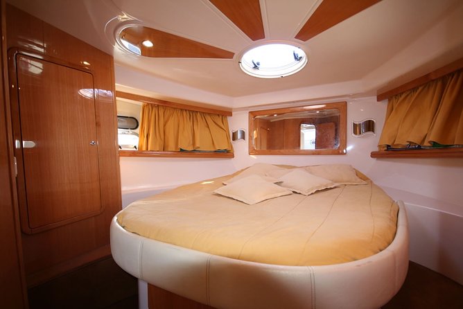 Private Cruise from Naples to Capri and Amalfi Coast - yacht 40' - Capri by yacht: grottos, rocks, and swimming stops
