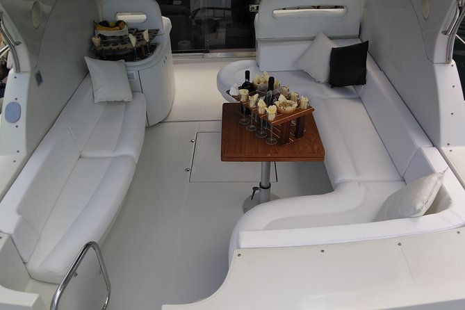 Private Cruise from Naples to Capri and Amalfi Coast - yacht 40' - The guide and the tone of the day