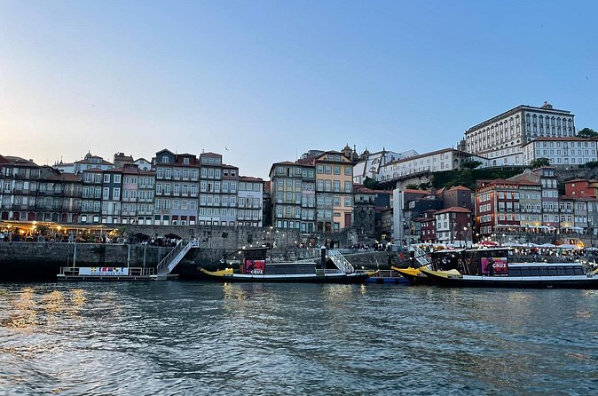 Private experience in the Douro (1 to 10 people) on a yacht just for you - Food, drinks, and the small personal touches