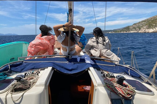 Private - Half Day Sailing from Hvar on a modern sail yacht (up to 8 travellers) - What the Private Boat Setup Means