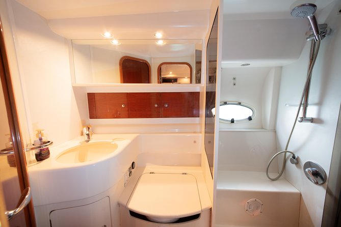 Private Luxury Everest Yacht Cruise from Dubai Marina - Jumeirah Beach and the Palm Jumeirah