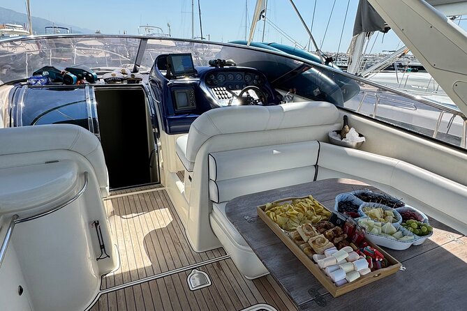 Private Luxury Yacht Charter from PUERTO BANÚS, Marbella - The best way to use the two-hour charter
