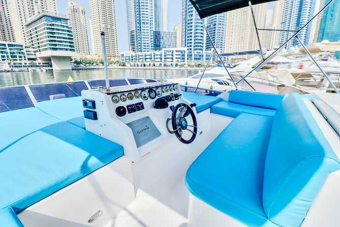 Private Luxury Yacht cruise around Atlantis and Dubai Marina - Palm Jumeirah and Atlantis the Palm