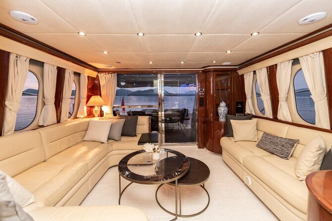 Private Luxury Yacht Cruise on Bosphorus - Returning south along the Asian shore