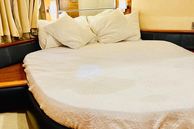 Private Luxury Yacht Tour From Dubai Marina - What the private format is best for