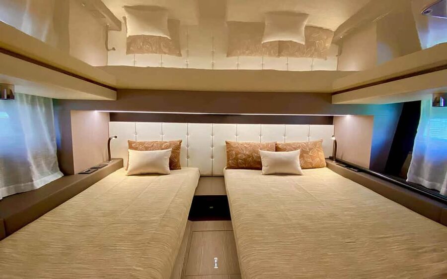 Private Luxury Yacht Tour in Lisbon with Local Guide - Life aboard the Invictus GT370