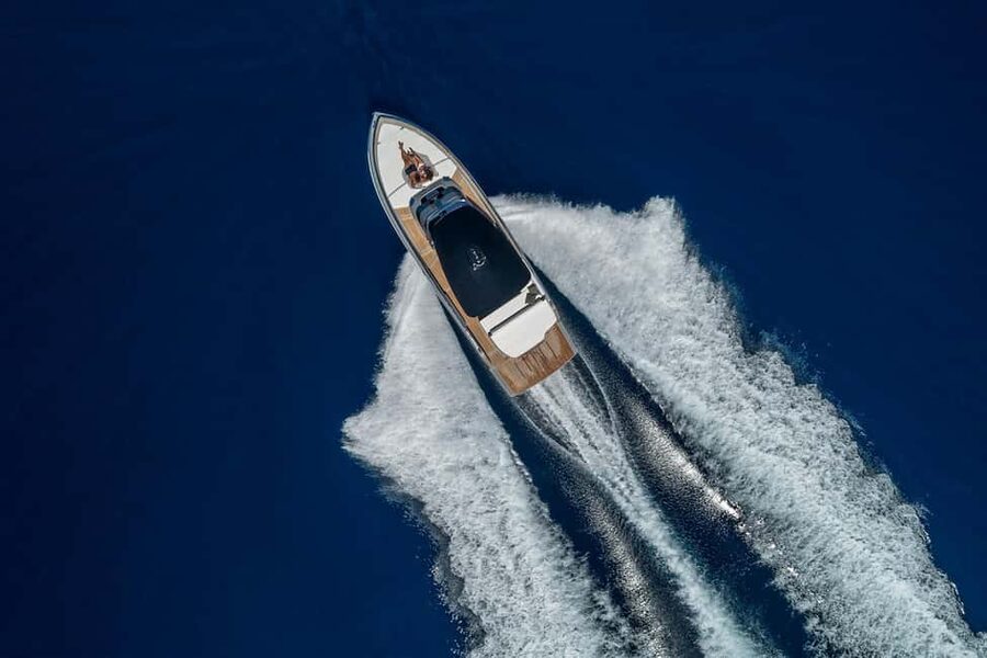 Private Luxury Yacht Tour in Lisbon with Local Guide - Weather, clothing, and comfort