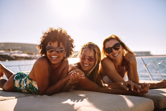 Private Luxury Yacht Tour with Lunch and Drinks - Swimming, snorkeling, and fishing from the yacht