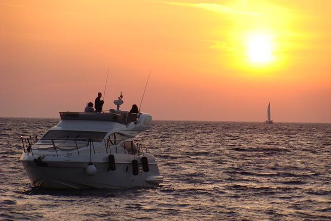 Private Motor Yacht Cruise with BBQ, Open Bar & Transfers - Indian Rocks and the southern coast