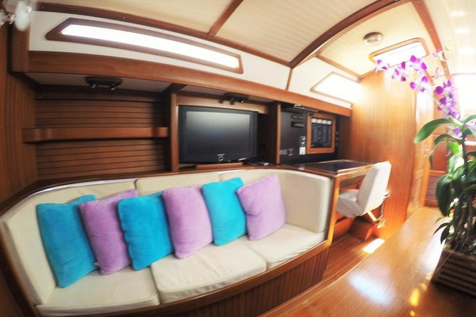 Private Sailing Yacht Charter by Independence from Koh Samui - Sailing around Samui and the nearby islands