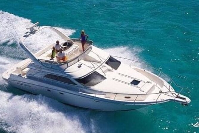 Private SeaRay 47ft Yacht Rental Cancun 23P6 - Meeting The Yacht At Sunset Marina