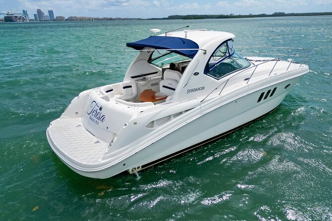 Private tour for 12 people on a 40 ft Yacht, Ft Lauderdale bay - Six hours for a full afternoon on the bay