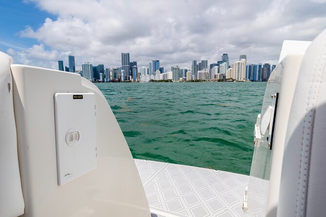 Private tour for 12 people on a 40 ft Yacht, Ft Lauderdale bay - The boat, seating, and onboard comforts