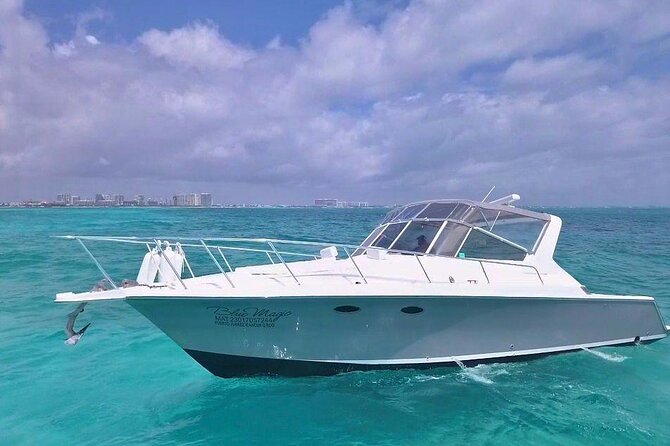 Private Yacht Cancun 42ft up to 8 people - Cruising across Cancun’s Caribbean water