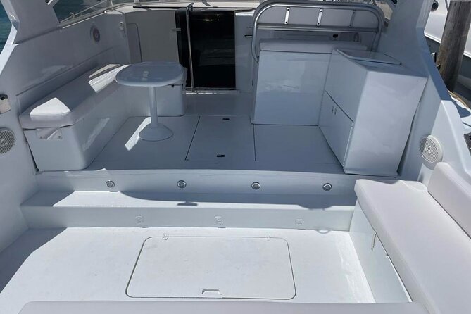 Private Yacht Cancun 42ft up to 8 people - Snorkeling and Playa Norte on the longer routes