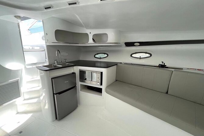 Private Yacht Cancun 42ft up to 8 people - Is $280 good value?