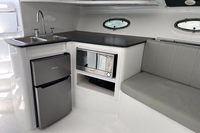 Private Yacht Cancun 42ft up to 8 people - Who will enjoy this yacht most?