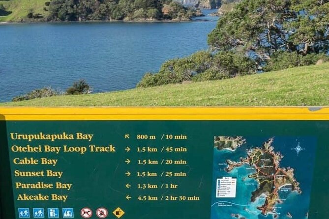 Private Yacht Charter and Island Excursions in the Bay of Islands - A private five-and-a-half-hour day on the Bay of Islands