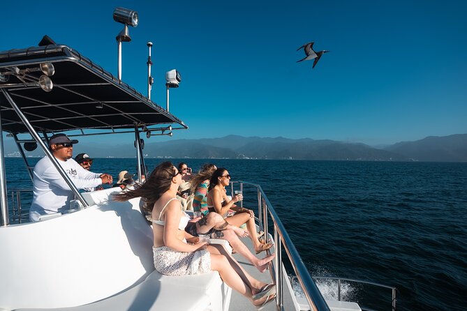 Private Yacht Charter Chica Fun 6 waterslides in Puerto Vallarta - What the longer seven-hour option changes