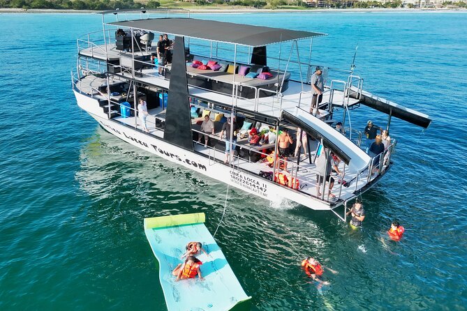 Private Yacht Charter ChicaFUN 2 Waterslides All Inclusive - Key points to know before booking