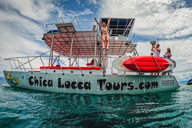 Private Yacht Charter ChicaFUN 3 Waterslides All Inclusive - Key points at a glance