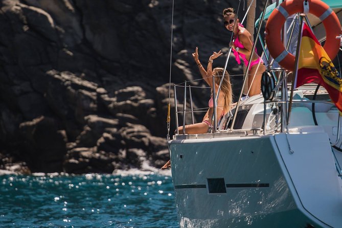 PRIVATE YACHT CHARTER VOYAGE, Food & Drinks included! - Wildlife along Tenerife’s southern coast