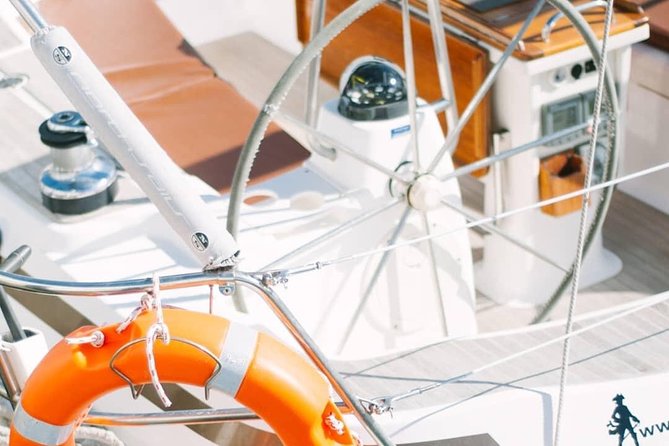 PRIVATE YACHT CHARTER VOYAGE, Food & Drinks included! - The crew: Dani and Maxi make a difference