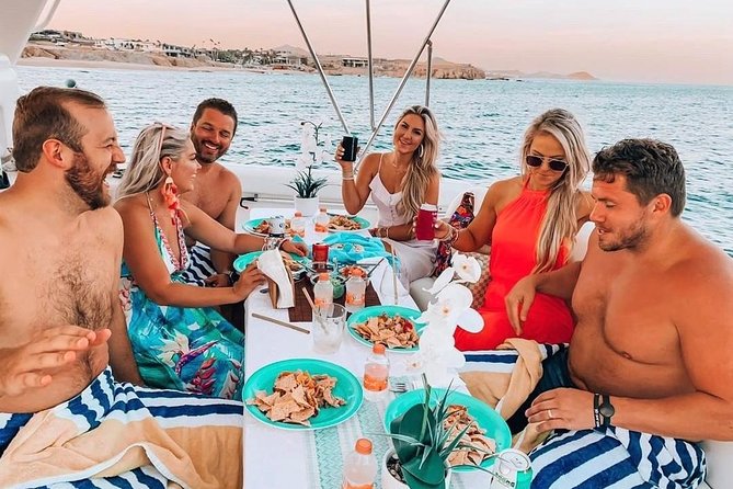 Private Yacht Cruise 4 Hour- Snorkeling & Paddle Boarding - Meeting at the Cabo marina