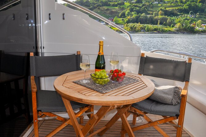 Private yacht Cruise in Flåm and Gudvangen, Nærøyfjord - Why a private boat changes the fjord experience