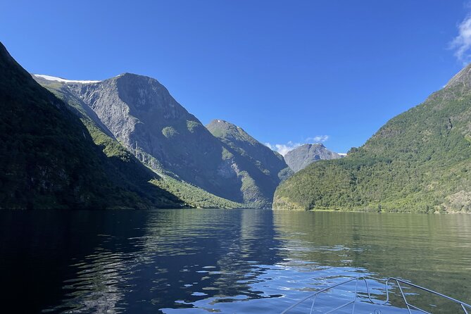 Private yacht Cruise in Flåm and Gudvangen, Nærøyfjord - Gudvangen, lunch, and the Viking Valley