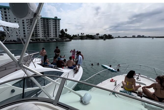 Private Yacht Cruise in Miami Beach - Booking timing and one important warning