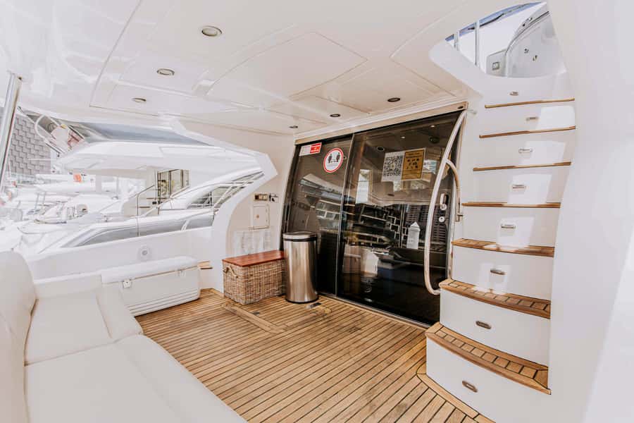 Private Yacht Dubai: 56ft - Bluewaters Island and Ain Dubai