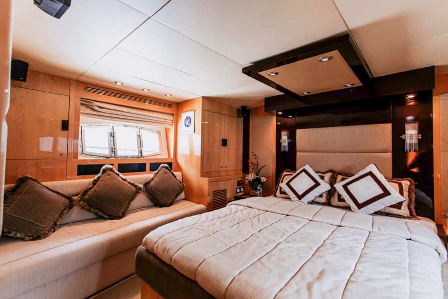 Private Yacht Dubai: 56ft - Atlantis, The Palm and the Burj Al Arab