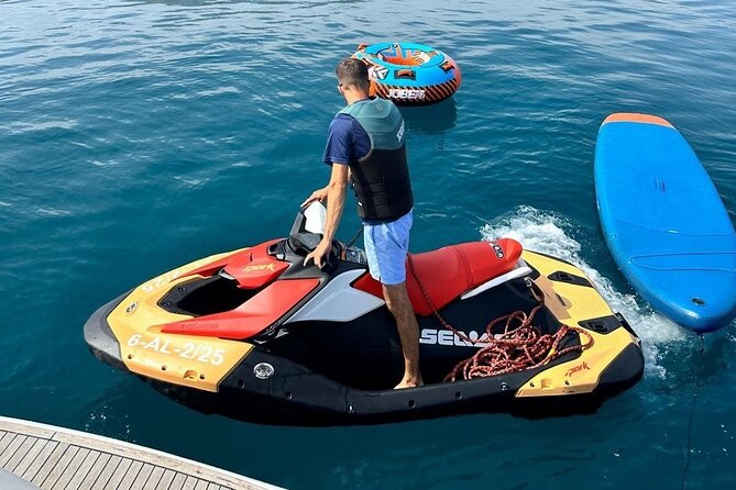 Private Yacht Experience with Jetski Included and Water Sports - Food, drinks, and the feel onboard