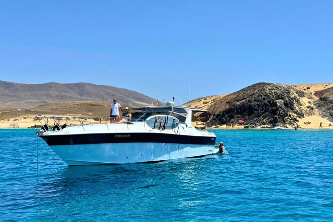 Private yacht in Papagayo Beaches with Gourmet or Premium menu - Setting Off From Puerto Deportivo Rubicón