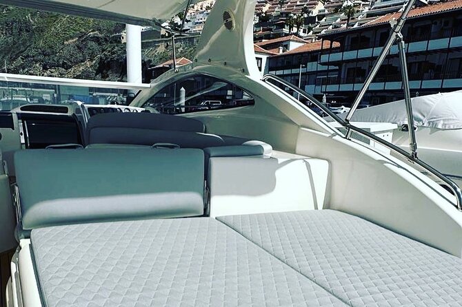 Private Yacht Nirvana Dreams Tour - What the 40-foot Astondoa yacht means for your day