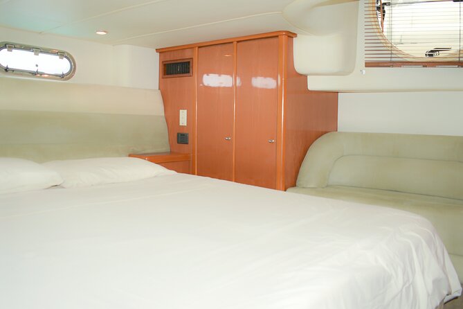 Private Yacht Rental in Cancun - Food, drinks, and the pleasures of staying aboard