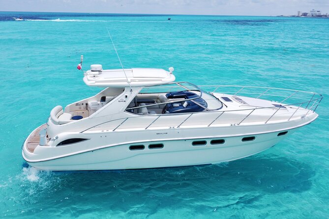 Private Yacht Rental in Cancun - The crew makes the biggest difference