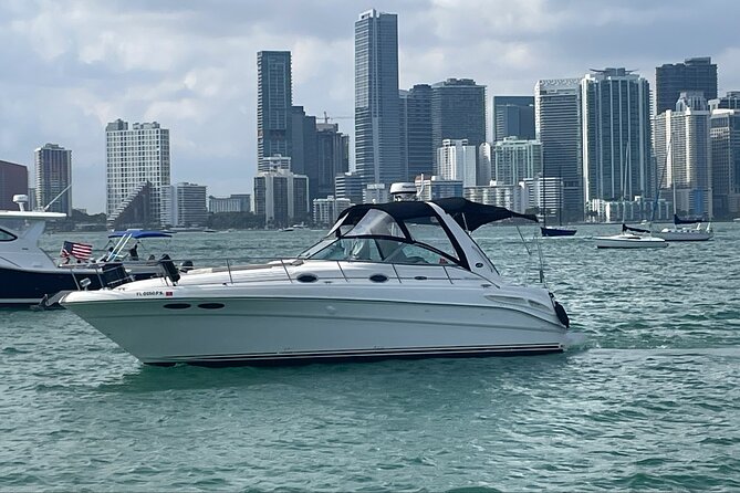 Private Yacht Rental in Miami Up to 12 People - Music and the social side of the boat