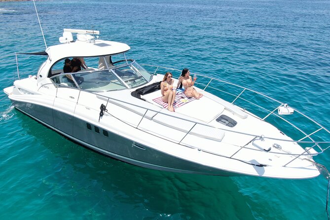 Private Yacht Sea Ray all-inclusive charter in Cabo - Snorkeling, paddleboards, and the floating mat