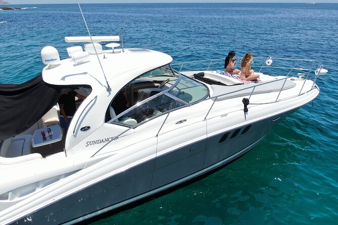 Private Yacht Sea Ray all-inclusive charter in Cabo - El Arco and the sea lions