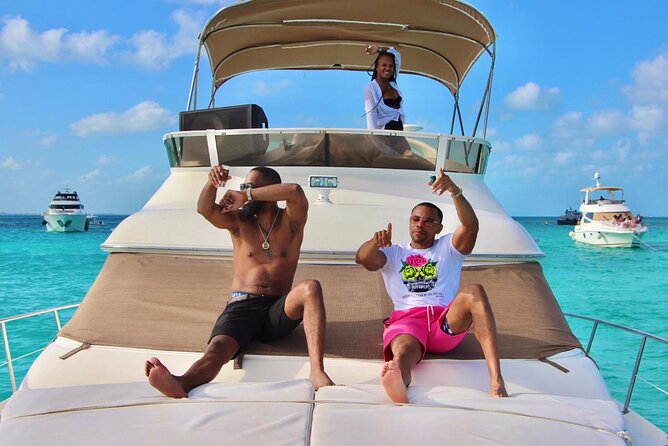 Private Yacht SeaRay 46ft Cancun 25P17 - Cancun Bay on the shorter route