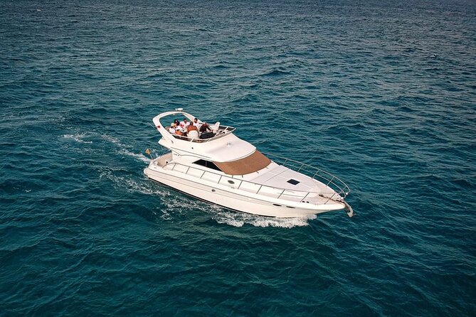 Private Yacht SeaRay 46ft Cancun 25P17 - Isla Mujeres and snorkeling on the four-hour route