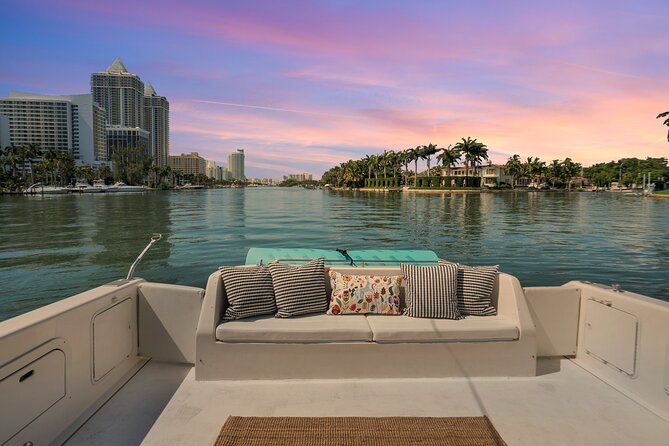 Private Yacht Tour Miami - The first views across Biscayne Bay