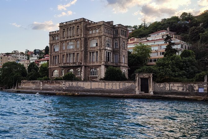 Private Yacht Tour on Bosphorus Istanbul - Crossing to Asian Istanbul at Beylerbeyi