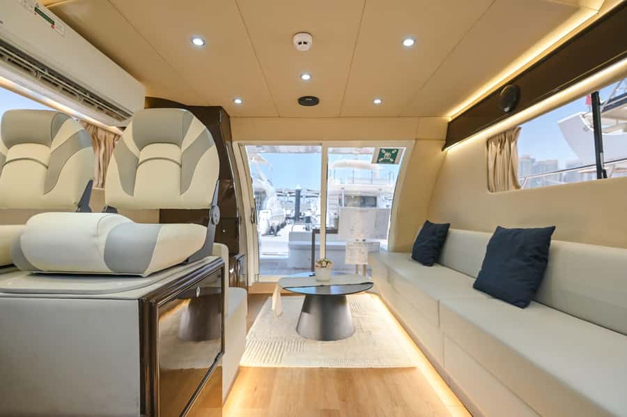 Private Yacht Tour with Marina, JBR, Atlantis & Palm Views - The Palm Jumeirah route and the timing problem